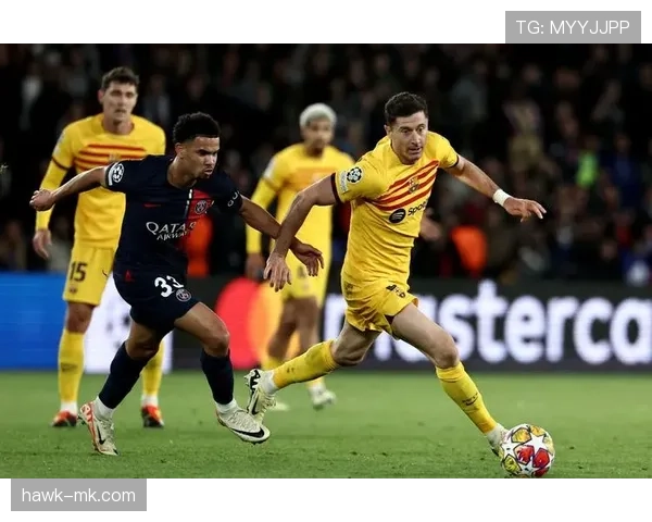 莱万与克洛泽:进球效率与战术角色对比分析 莱万与克洛泽:进球效率与战术角色对比分析