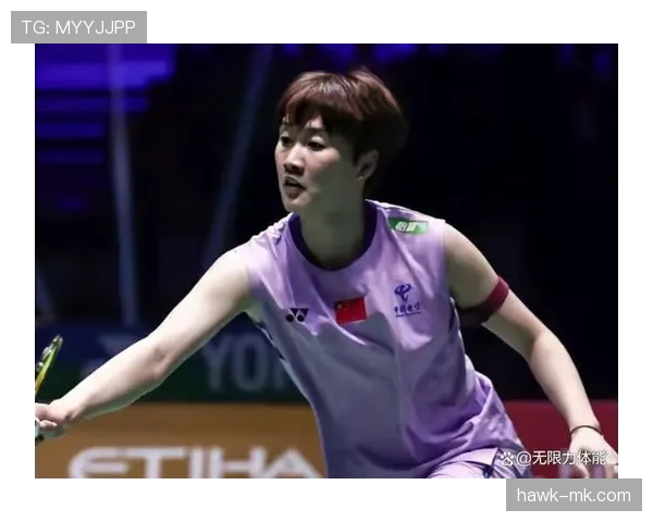 刷到陈雨菲的账单那一刻我就输了——一双鞋的钱够我一个月房租